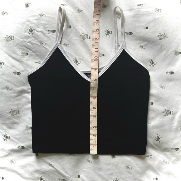 Velvet-like Crop Tank and Shorts Set - Picture 6 of 8